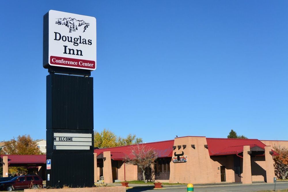 Douglas Inn And Conference Center Exterior photo
